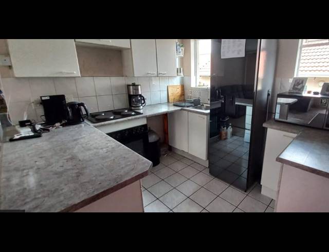 2 BEDROOM TOWNHOUSE FOR SALE IN LINMEYER